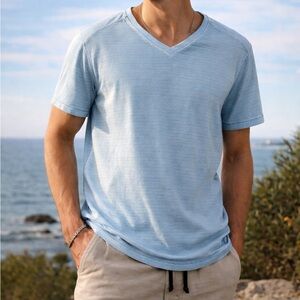 Men’s Tommy Bahama Sz Large V-Neck Faded Wash Blue Short Sleeve Preppy Summer